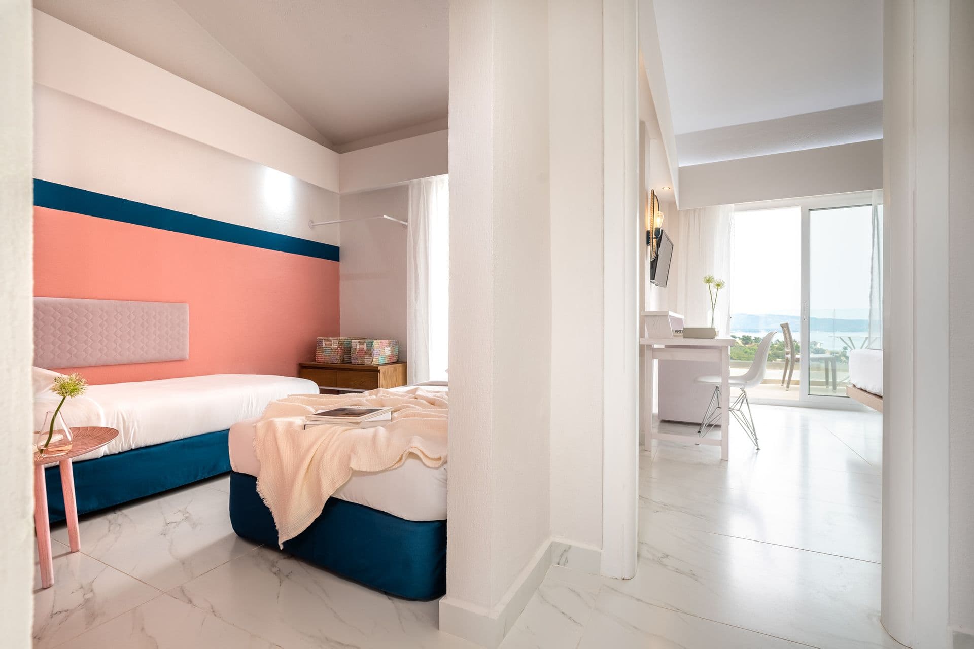 room-types-ZOEHOTEL-DELFAM-0.jpg