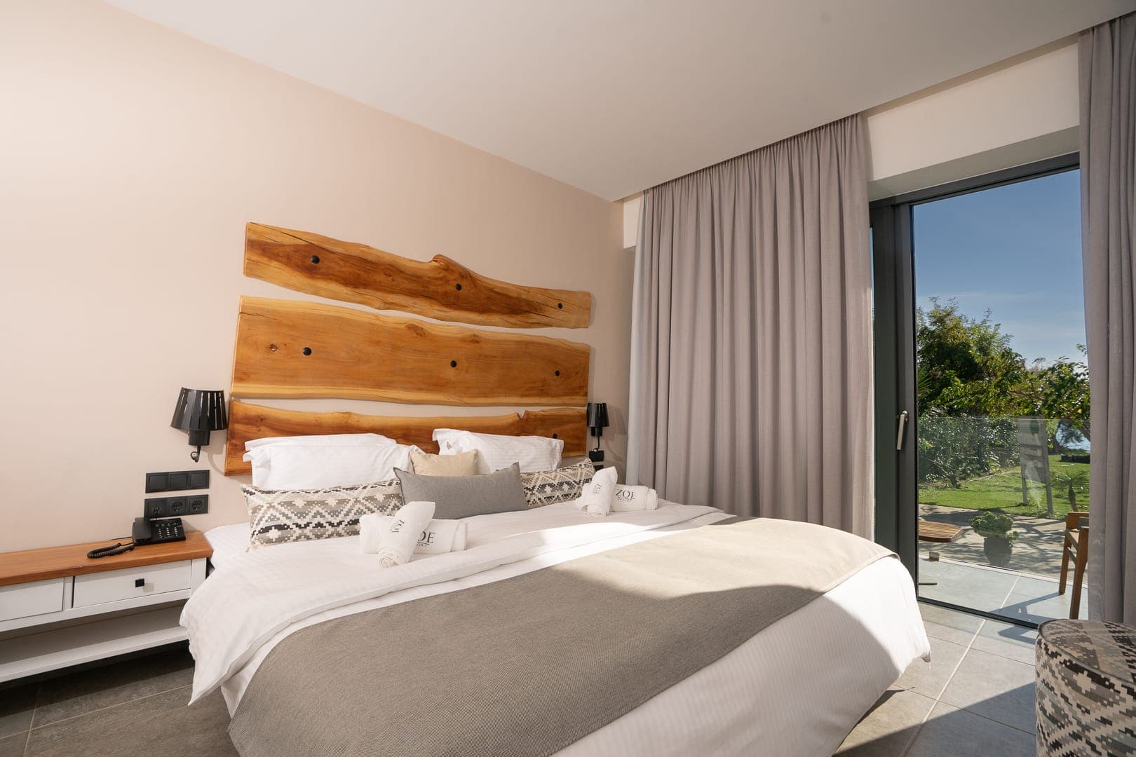 room-types-ZOERESORT-SRSV-0.jpg